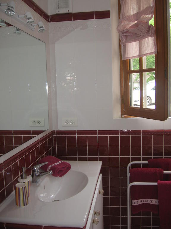 Bed and Breakfast Les Vieux Guays Cerdon  Pokoj fotografie